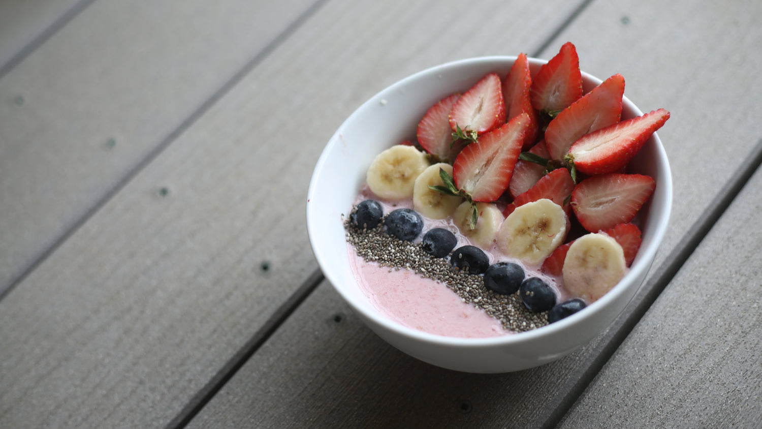 pinole raspberry banana smoothie bowl